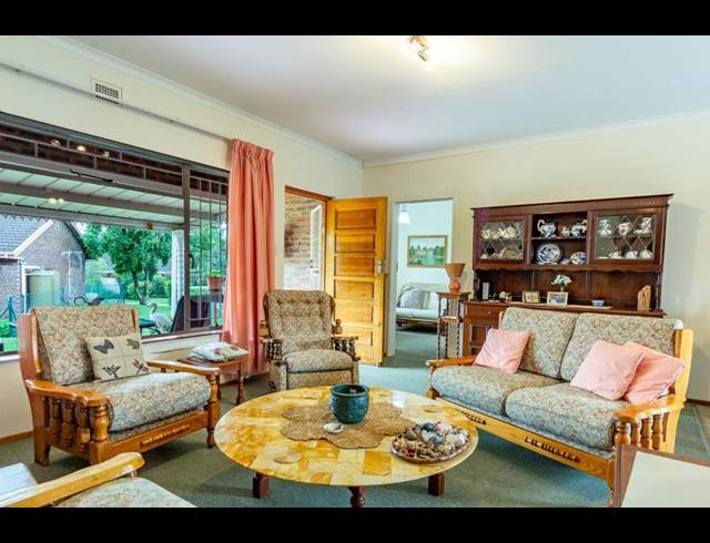 2 BEDROOM TOWNHOUSE FOR SALE IN AMBERFIELD